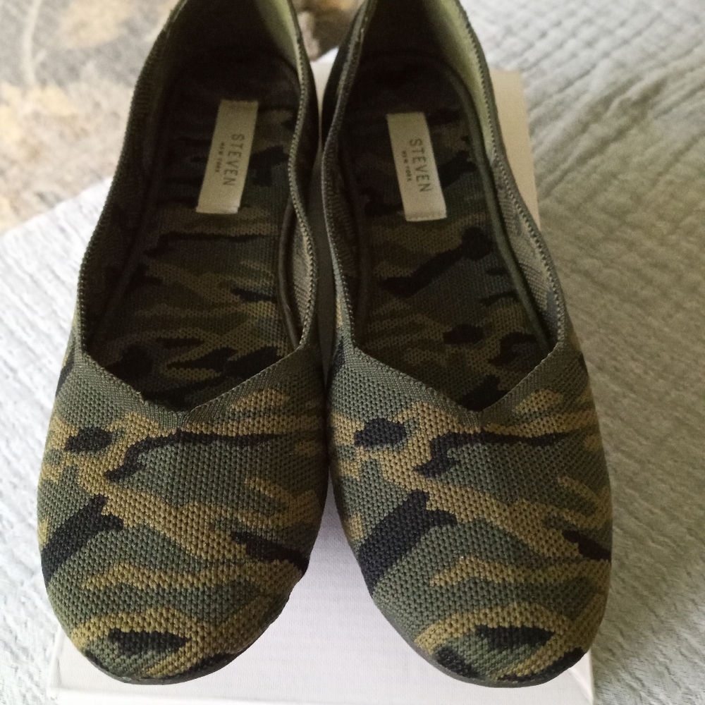 STEVEN  BY STEVE MADDEN SOLLY CAMO FLATS